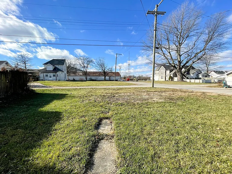 2401 S Mulberry St — Photo 2