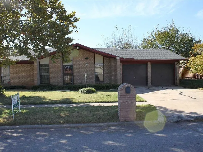 6906 SW Beta Ave — Photo 1