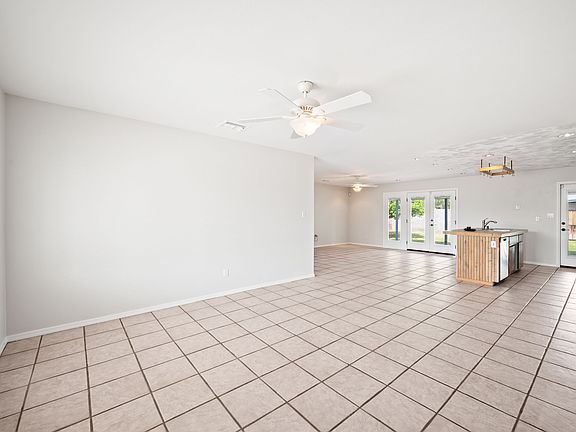 5th image of 1216 E Verlea Dr