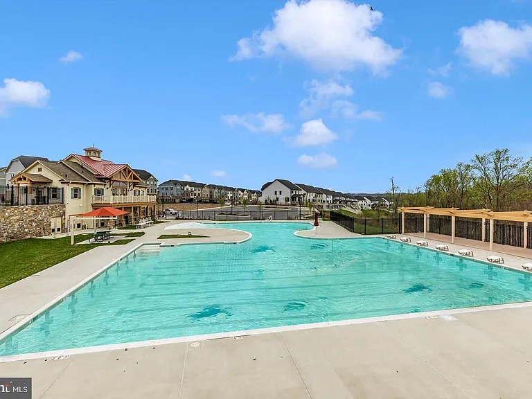 10132 Lake Linganore Blvd — Photo 48