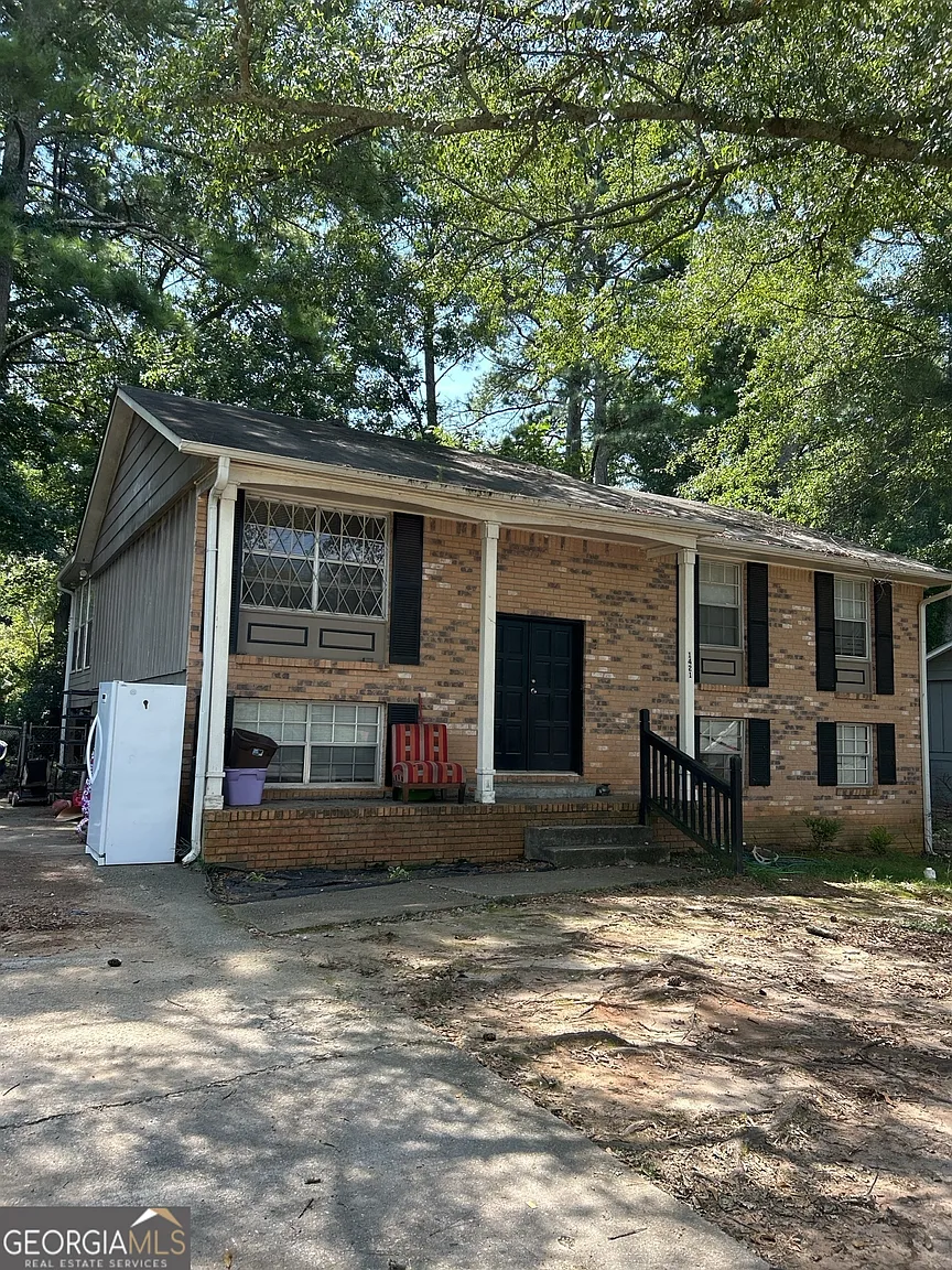 1421 Iron Gate Blvd photo 1