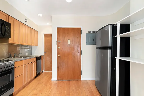 Rented by Corcoran | media 8