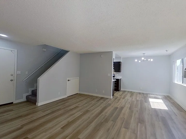 13929 Vanowen St — Photo 21