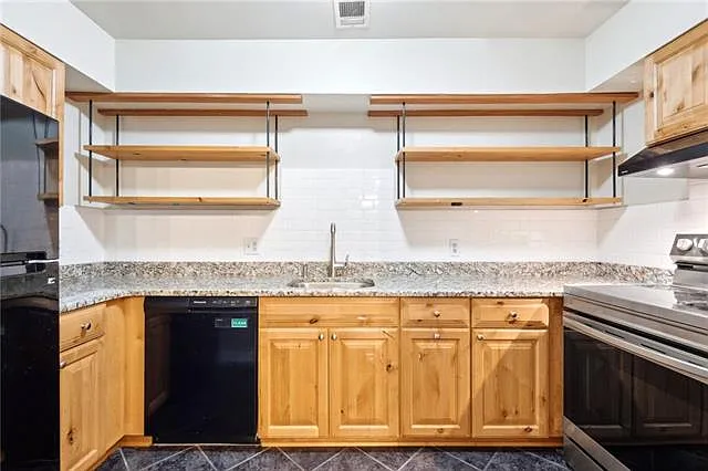 1020 Esplanade Ave #204A — Photo 6