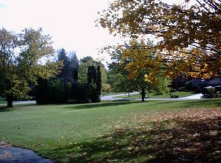 129 Pheasant Ln, Barrington, IL 60010