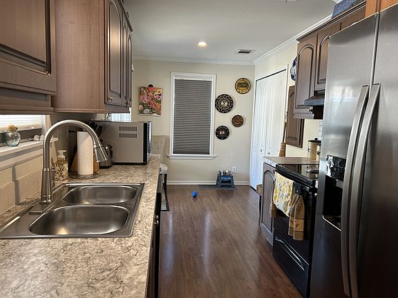 2nd image of 2737 Niagara Way #S13