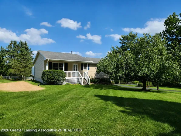 7970 Hartel Rd, Grand Ledge, MI 48837