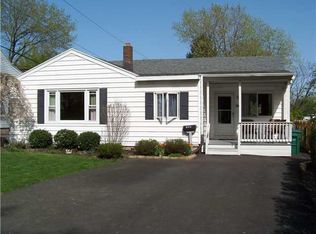 196 Kiniry Dr, Irondequoit, NY 14609