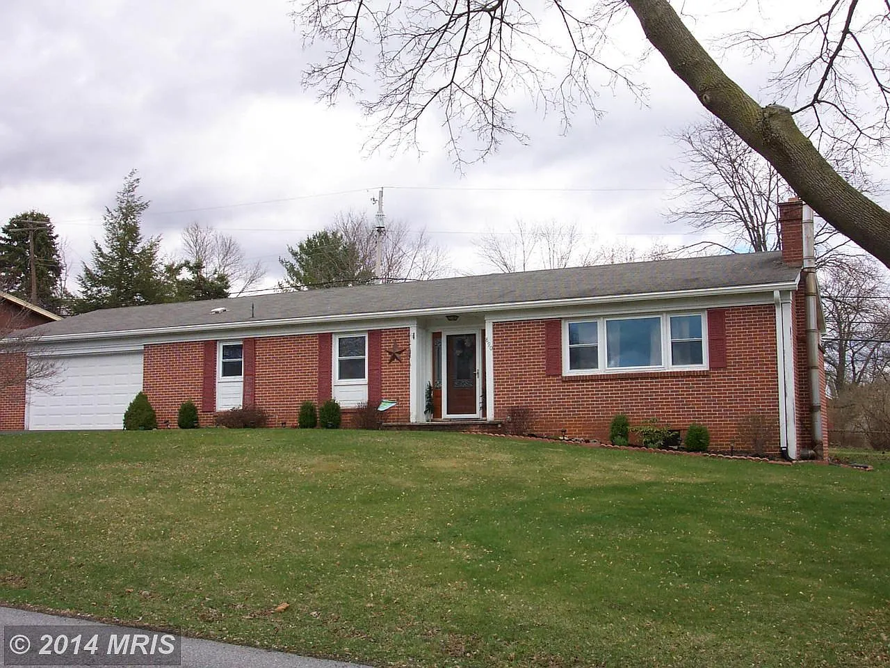 890 Fox Meadow Rd photo 1