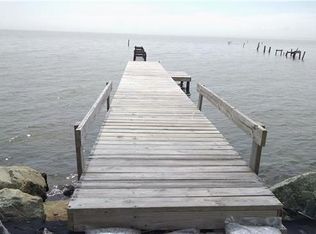 1738 Jenkins Neck Rd, Hayes, VA 23072