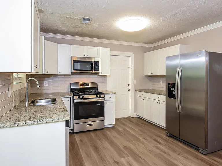 885 Trace Cir NE — Photo 9