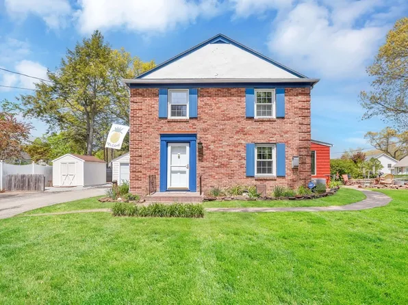 18 Redstone Dr, Springfield, MA 01118