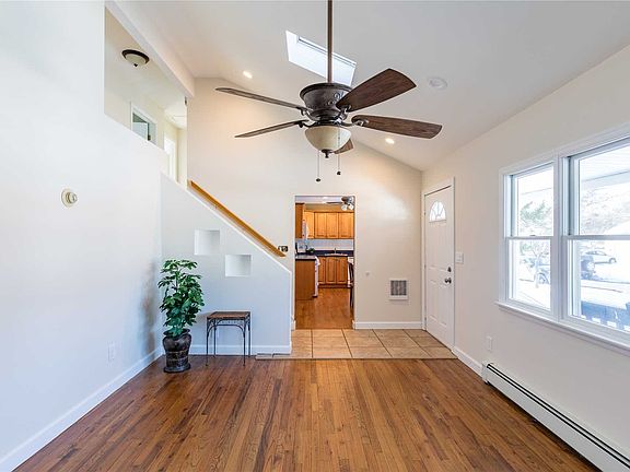 4th image of 3 Gregory Dr