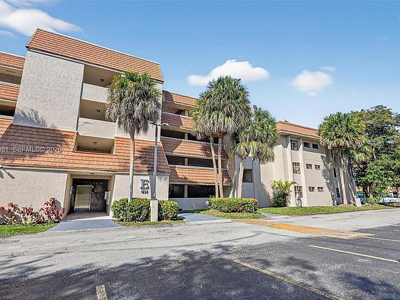 2nd image of 491 Ives Dairy Rd APT 306-5