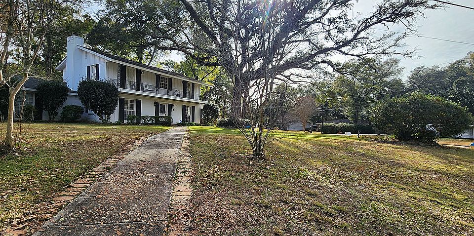2nd image of 951 Highpoint Dr E