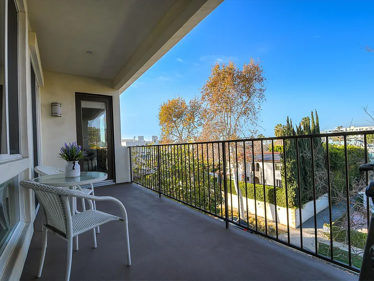 4820 Bellflower Ave #403 — Photo 41