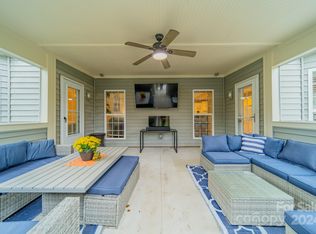 10126 Loch Lomond Dr, Charlotte, NC 28278