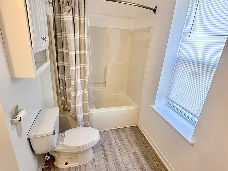 1751 Clara St — Photo 39