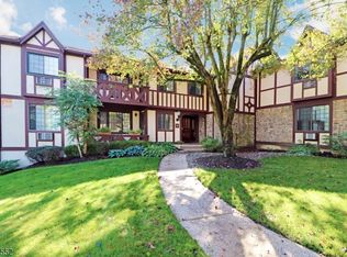 20F Kensington Rd #F, Chatham, NJ 07928