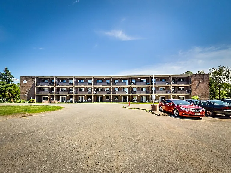 27 Terry Fox Pl — Photo 3
