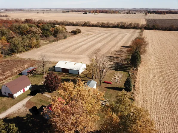 7144 Ryan Rd, Harvard, IL 60033