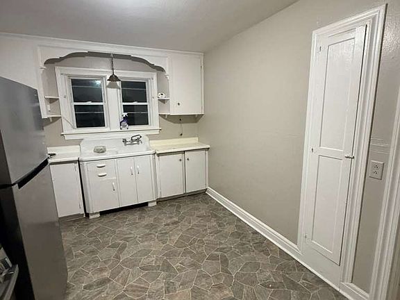 4th image of 316 Odell Ave #D