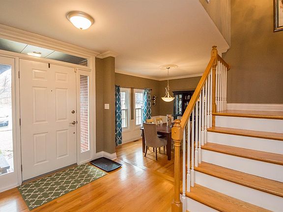 2nd image of 3401 Chestnut Hill Ln