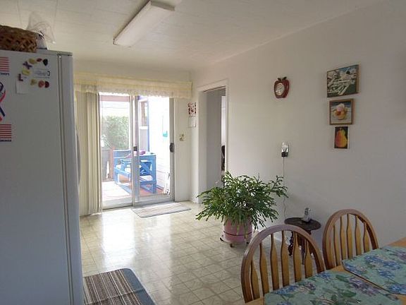 South-facing side porch, perfect for BBQs!