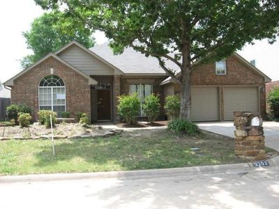 2202 S Branch Dr, Arlington, TX, 76001