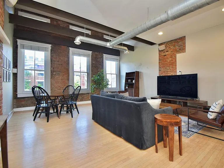110 E 13th St #3 — Photo 3
