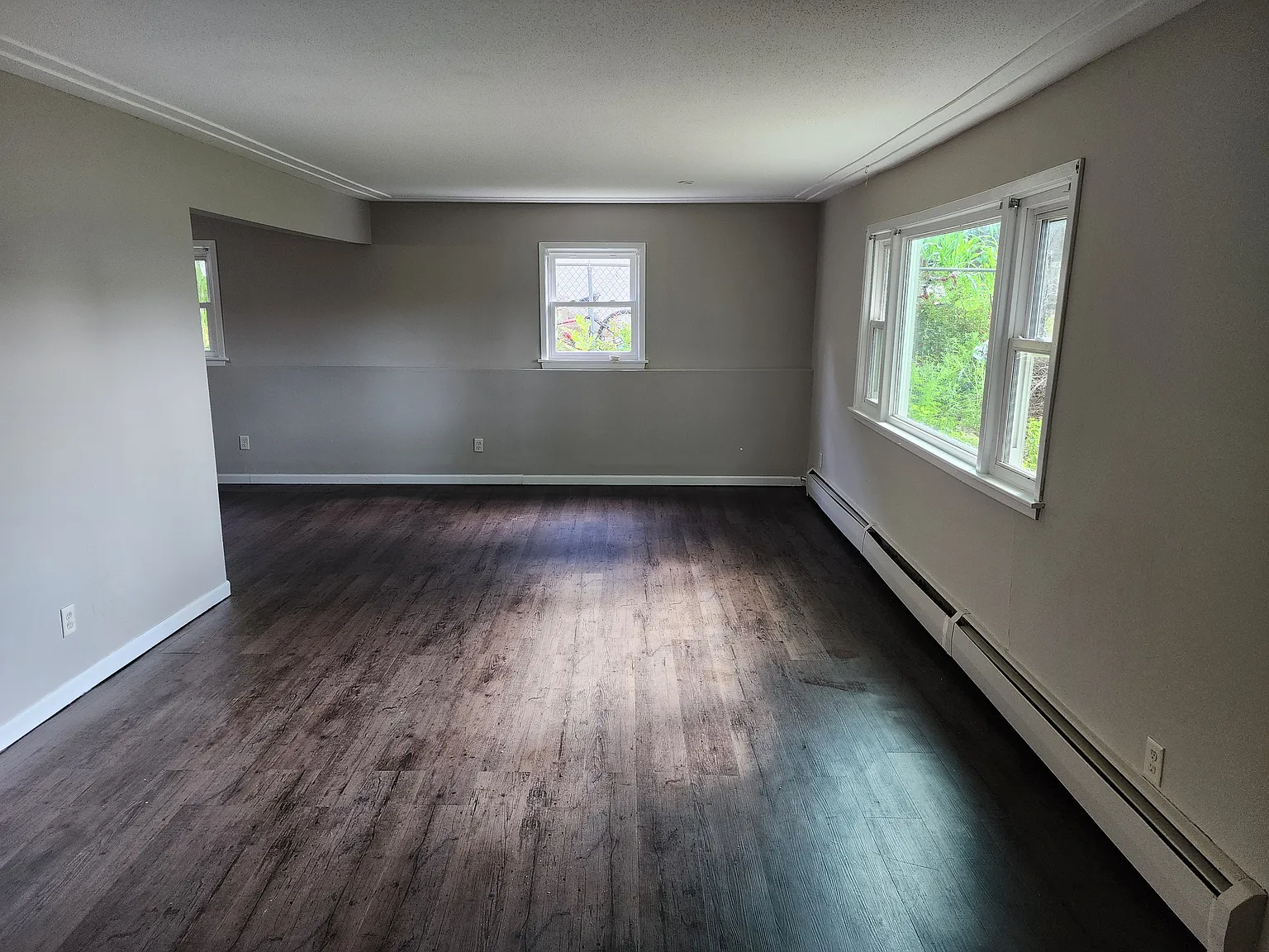 4 bed, 1800 sqft, $2,250 — Photo 2