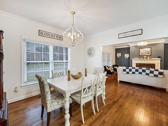 5th image of 1204 Doulton Cir