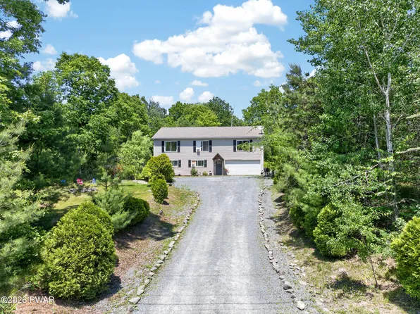 115 Gelso Ct, Hawley, PA 18428