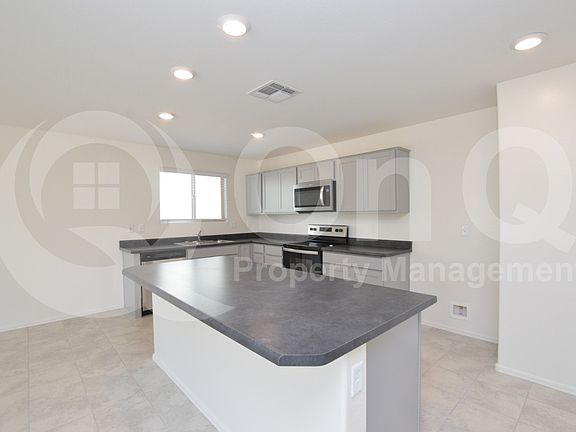 4th image of 1523 E Desert Breeze Dr