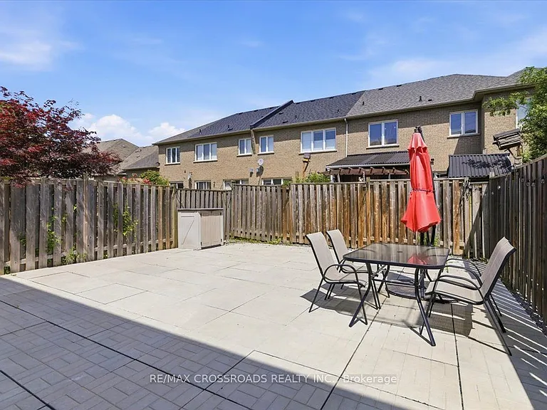 8 Culver Ln — Photo 31