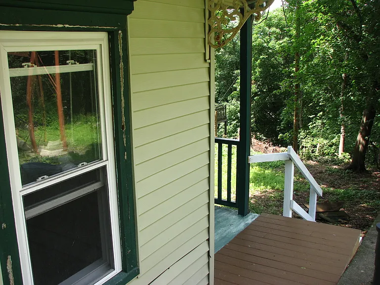 216 University Ave — Photo 59