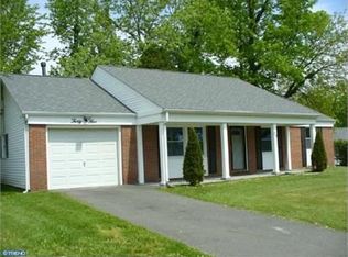 35 Niagara Ln, Willingboro, NJ 08046