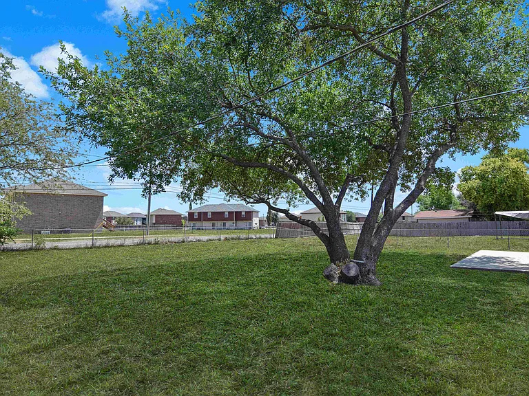 2002 Dusk Dr — Photo 18
