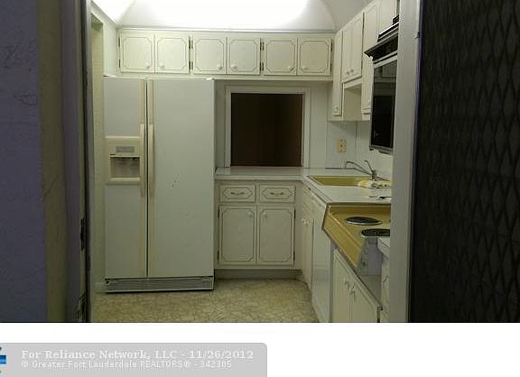 4th image of 2731 NE 14th St #511