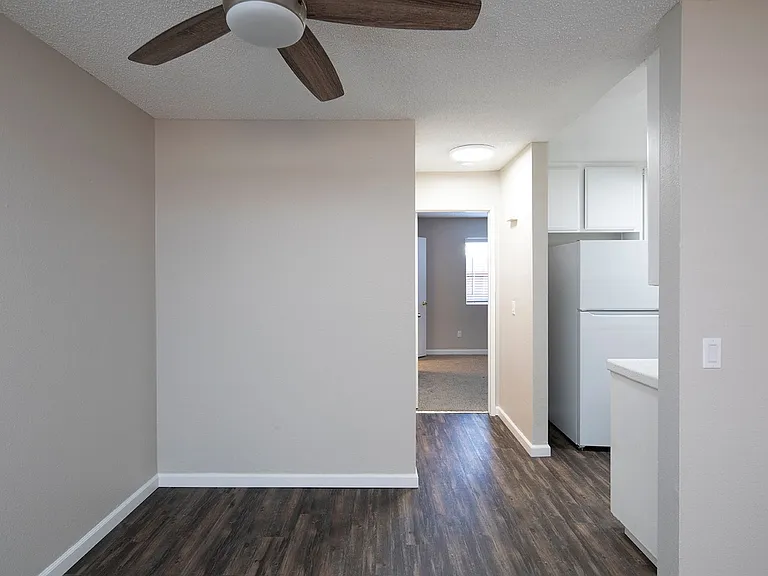 Madison Court Apartments — Photo 26