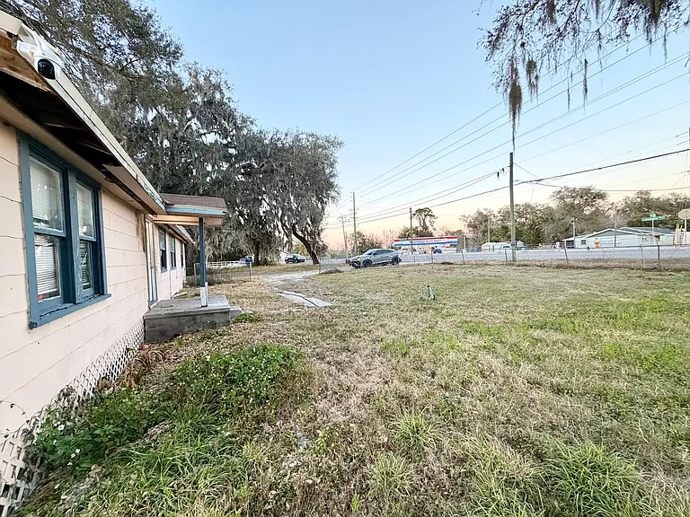 445 Longfellow Blvd — Photo 8