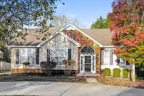 1126 Poplar Hollow Rd Photo 1