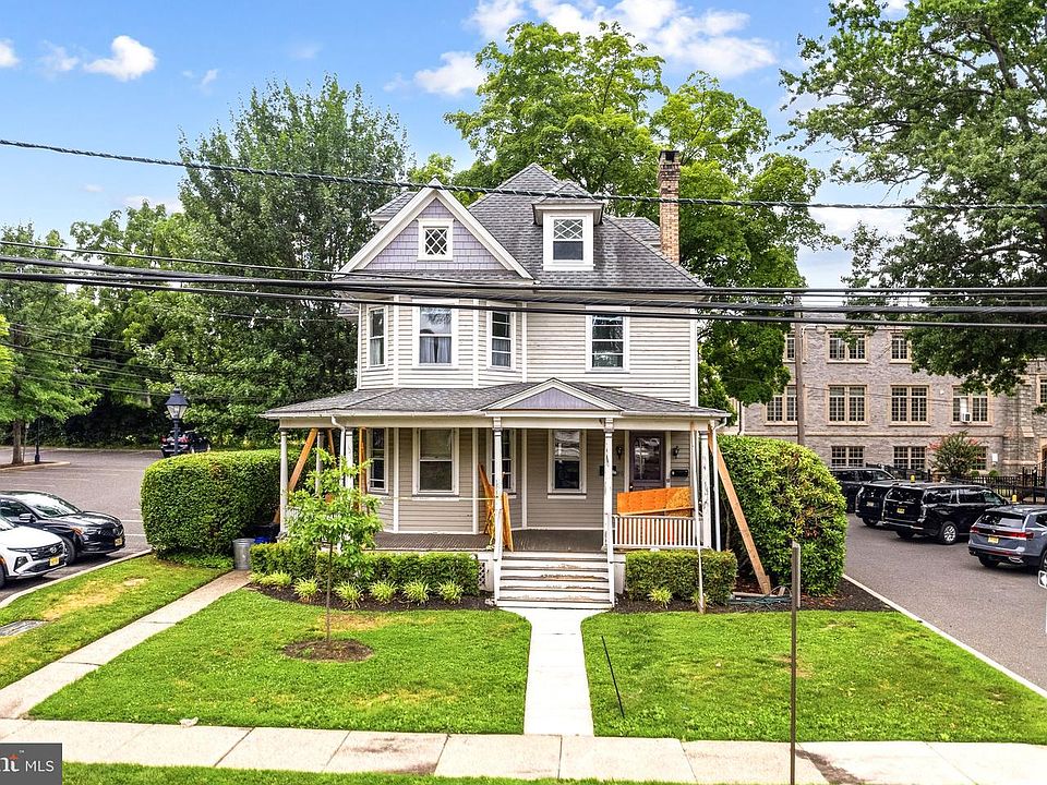 1st image of 20 Chestnut St