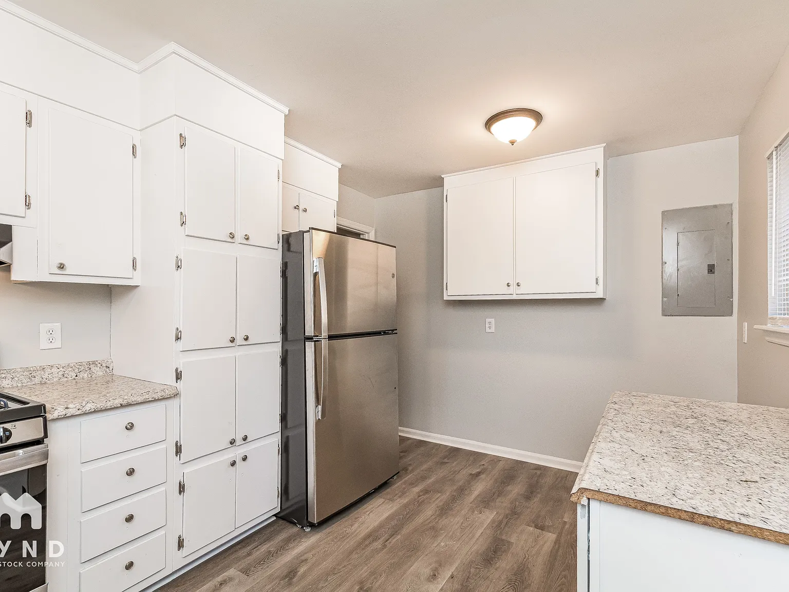 2 bed, 1.0 bath, 1060 sqft, $1,720 — Photo 4