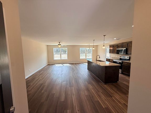 3rd image of 3945 Peakvalley Rd