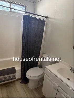 119 N Olive St — Photo 8