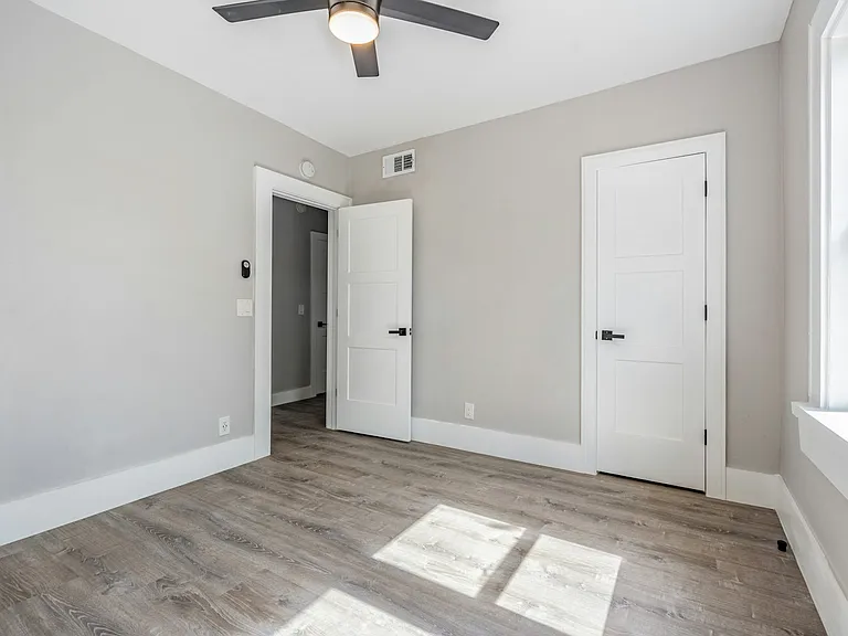 186 22nd Ave N #1 — Photo 14