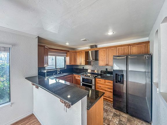 4th image of 3209 Midway Dr Unit 205