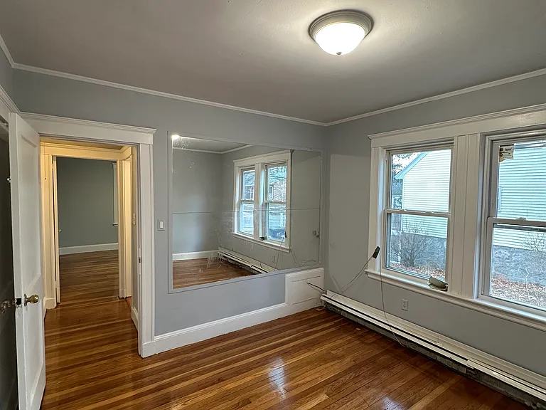 46-48 Baker St #1 — Photo 8