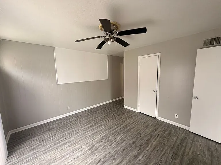 1708 Jennifer Road — Photo 52